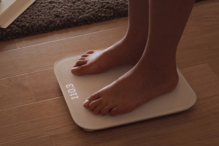 Theo dõi sức khỏe với cân điện tử Xiaomi