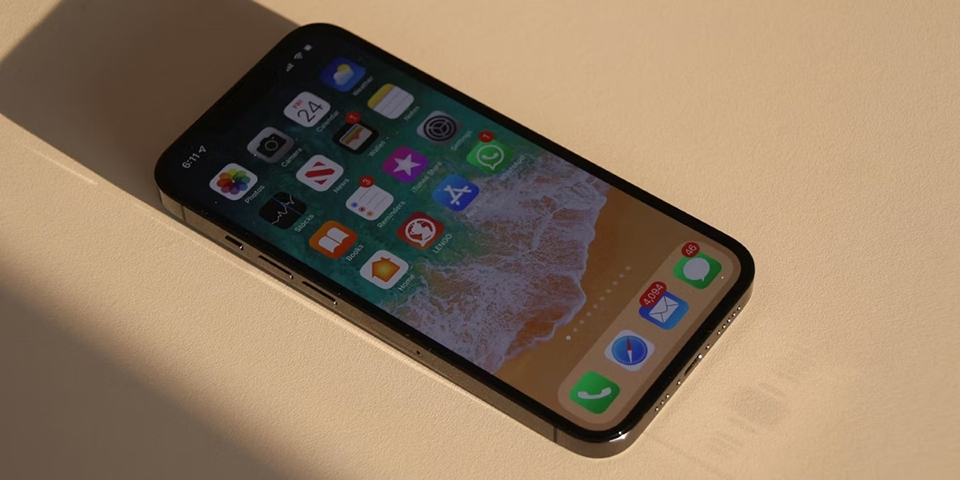 iPhone 13