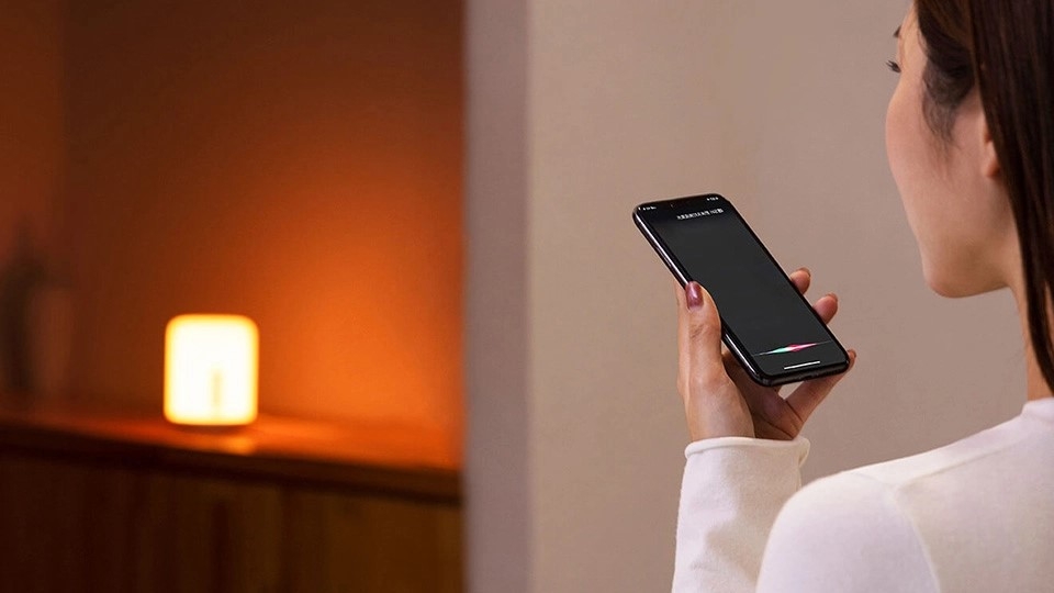 Nhà sản xuất thiết bị điện tử hàng đầu xứ Trung Xiaomi mang đến rất nhiều thiết bị hữu ích và ấn tượng với người dùng. Một trong số đó có thể kể đến đèn ngủ Mi Lamp 2. Bài viết này sẽ hướng dẫn cách sử dụng và kết nối đèn với điện thoại.