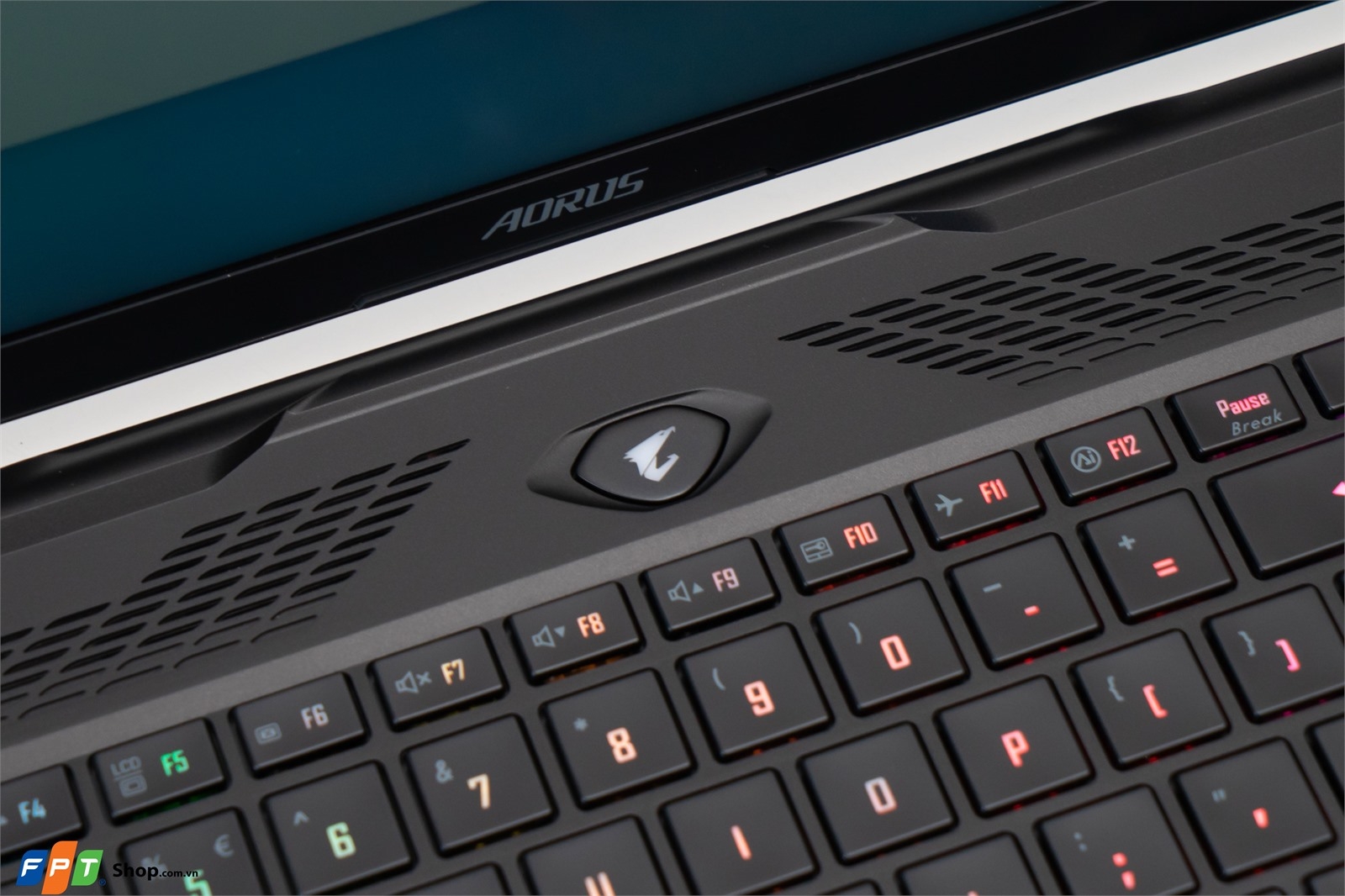 Đánh giá Gigabyte Gaming Aorus 17 XE5