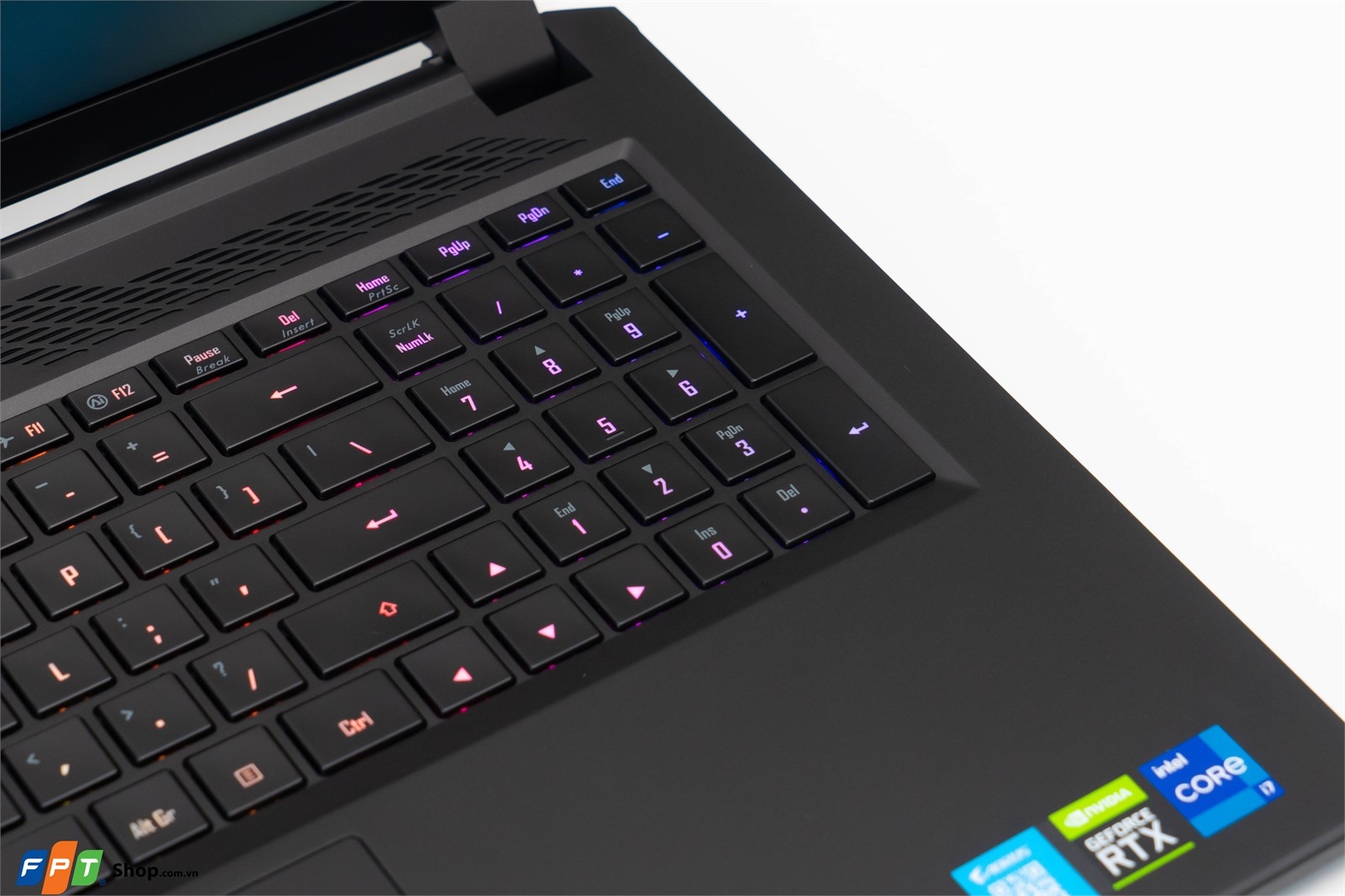 Đánh giá Gigabyte Gaming Aorus 17 XE5