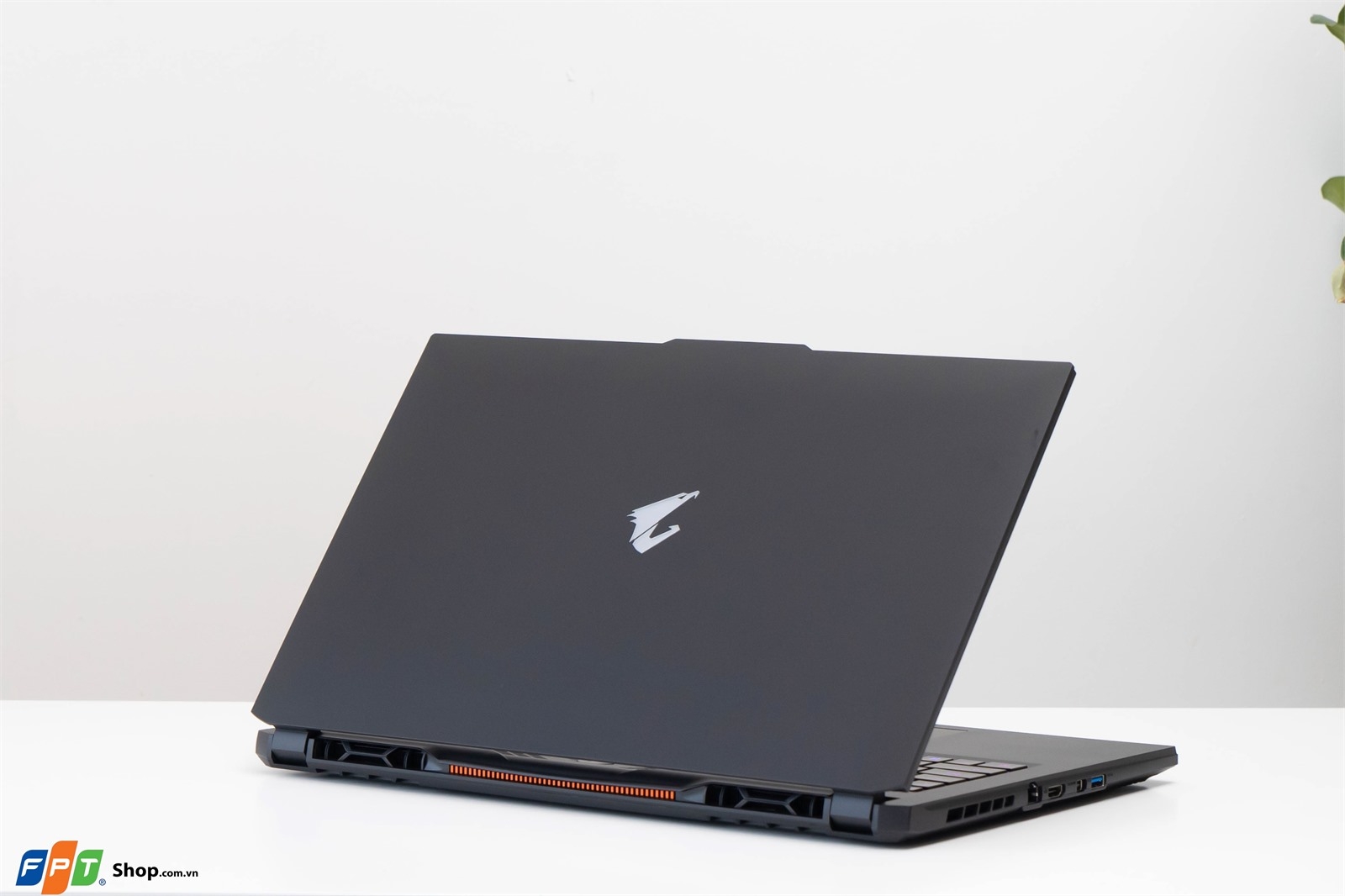 Đánh giá Gigabyte Gaming Aorus 17 XE5