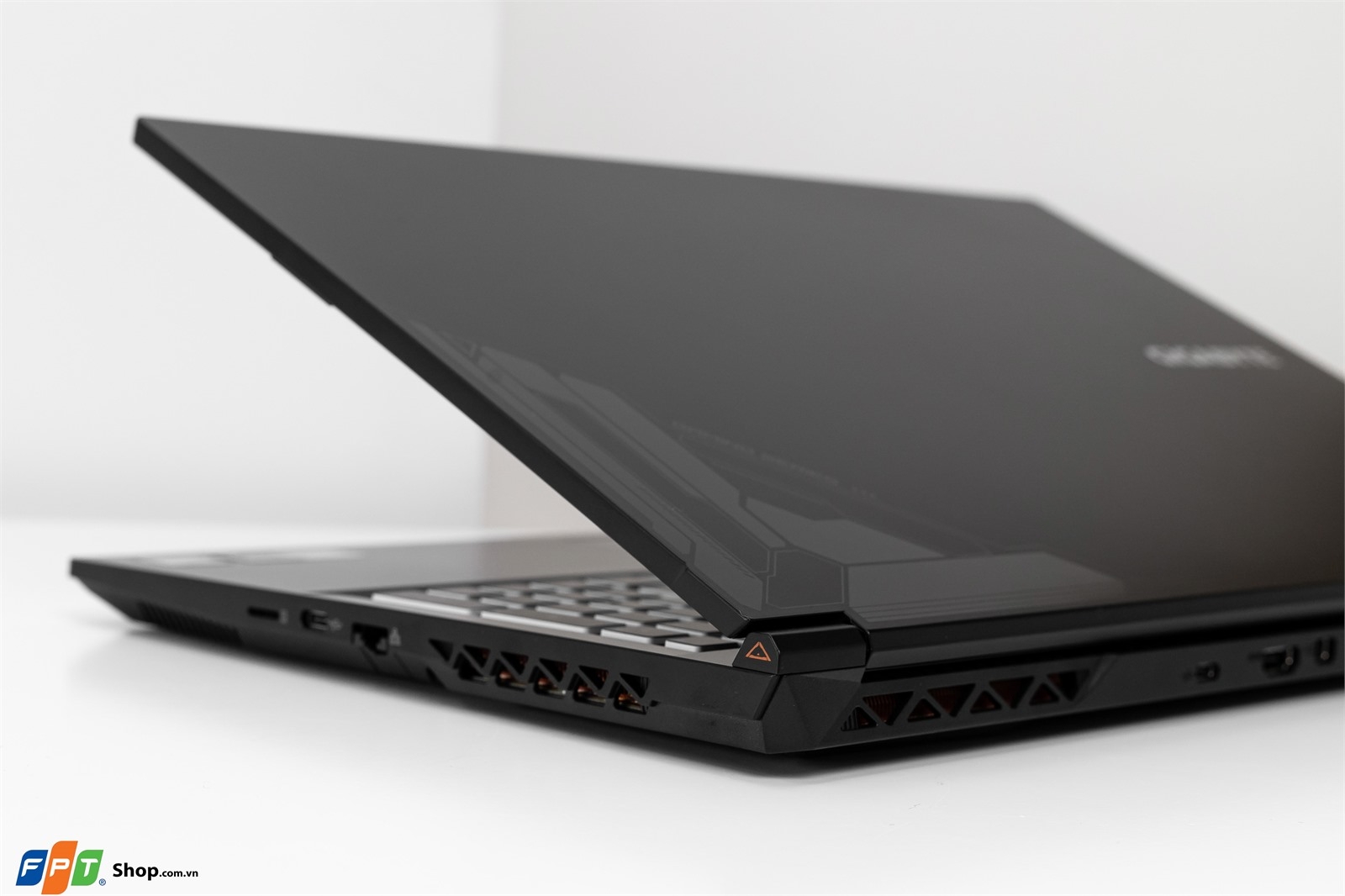 Đánh giá chi tiết Gigabyte Gaming G5 GE