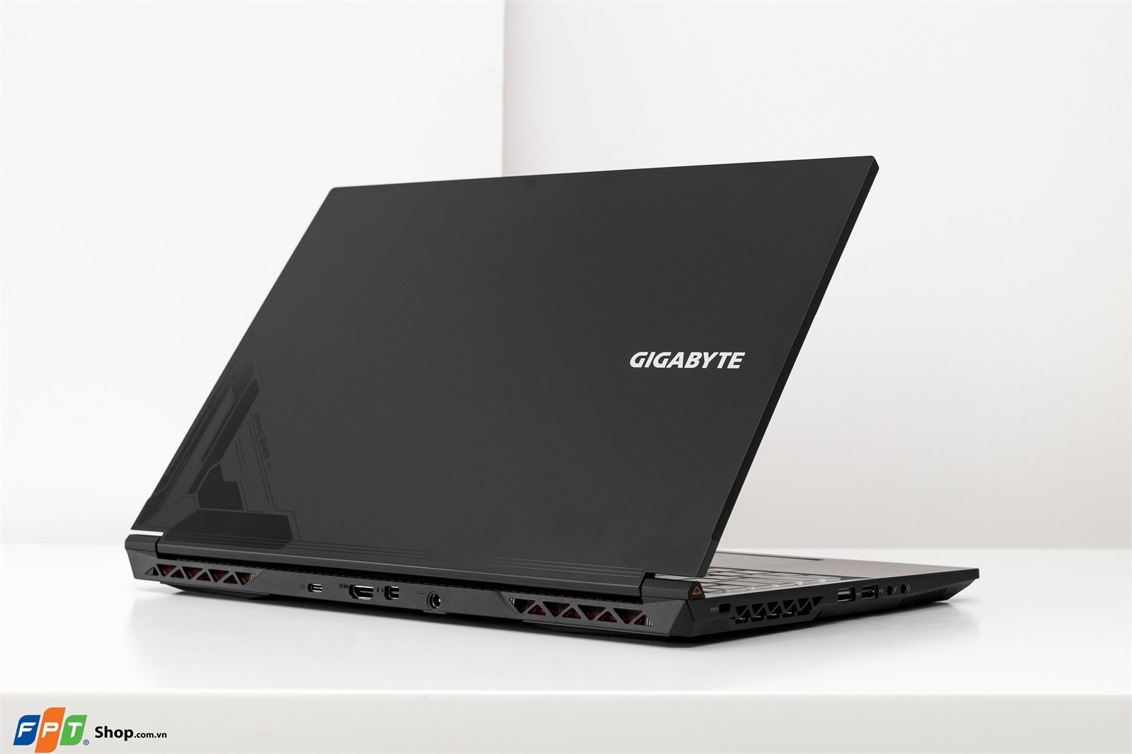 Đánh giá chi tiết Gigabyte Gaming G5 GE