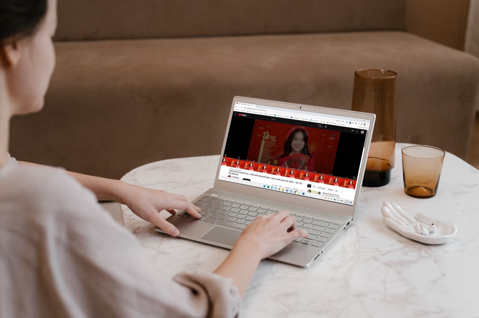 Cách tua video YouTube đến vị trí chính xác - Ảnh 1