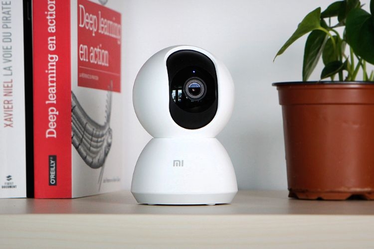 Cách lắp thẻ nhớ vào camera Xiaomi