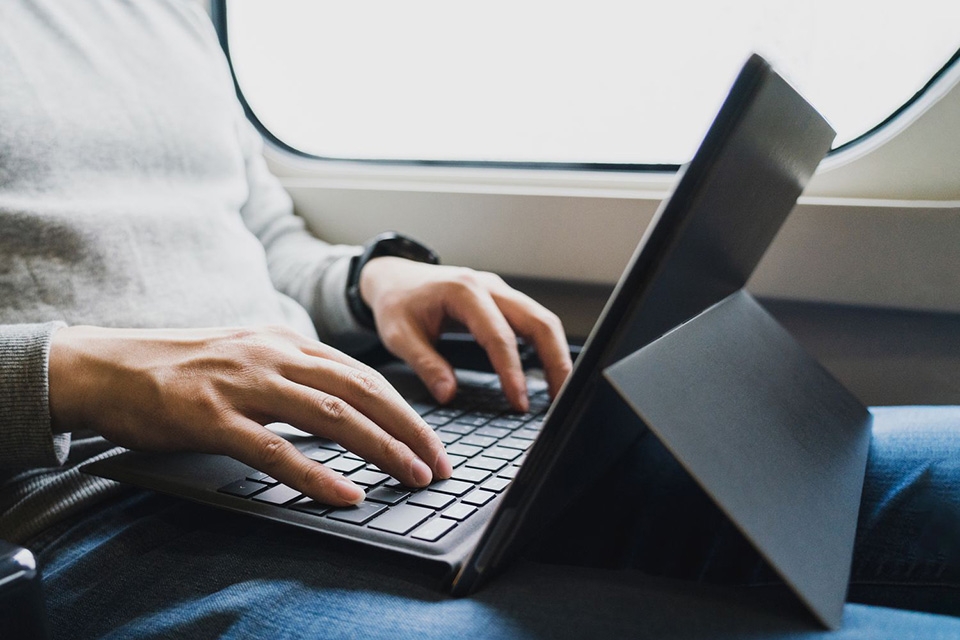 Tắt bàn phím laptop Windows 11 - Ảnh 01