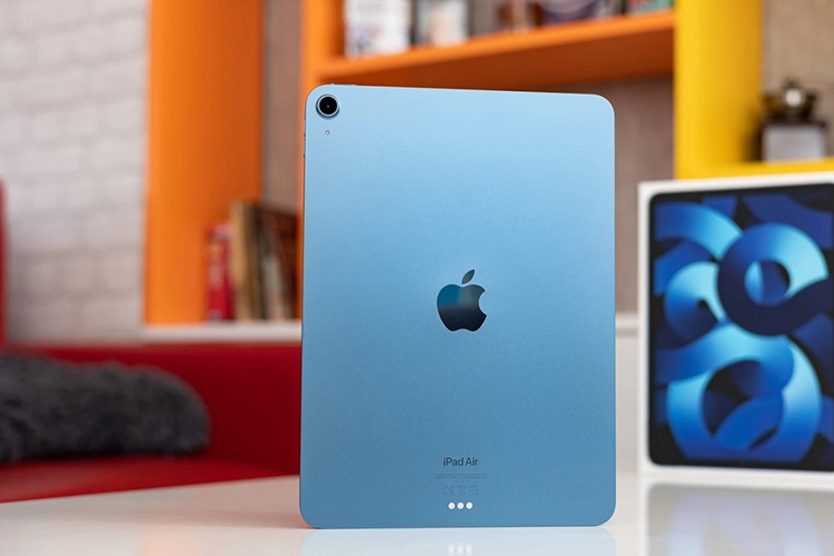 3. iPad Air 5 8
