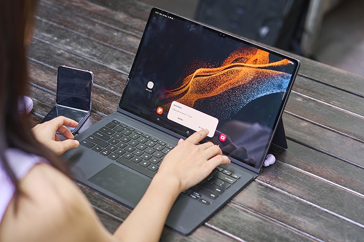Lung linh mùa lễ hội với Samsung Galaxy Z Flip4 5