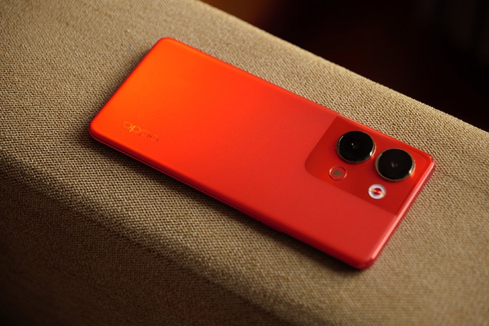 Trên tay OPPO Reno9 (ảnh 1)
