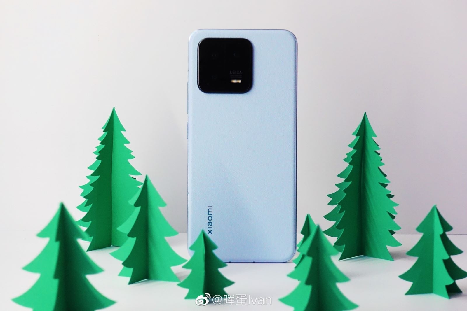 Trên tay Xiaomi 13 (ảnh 1)