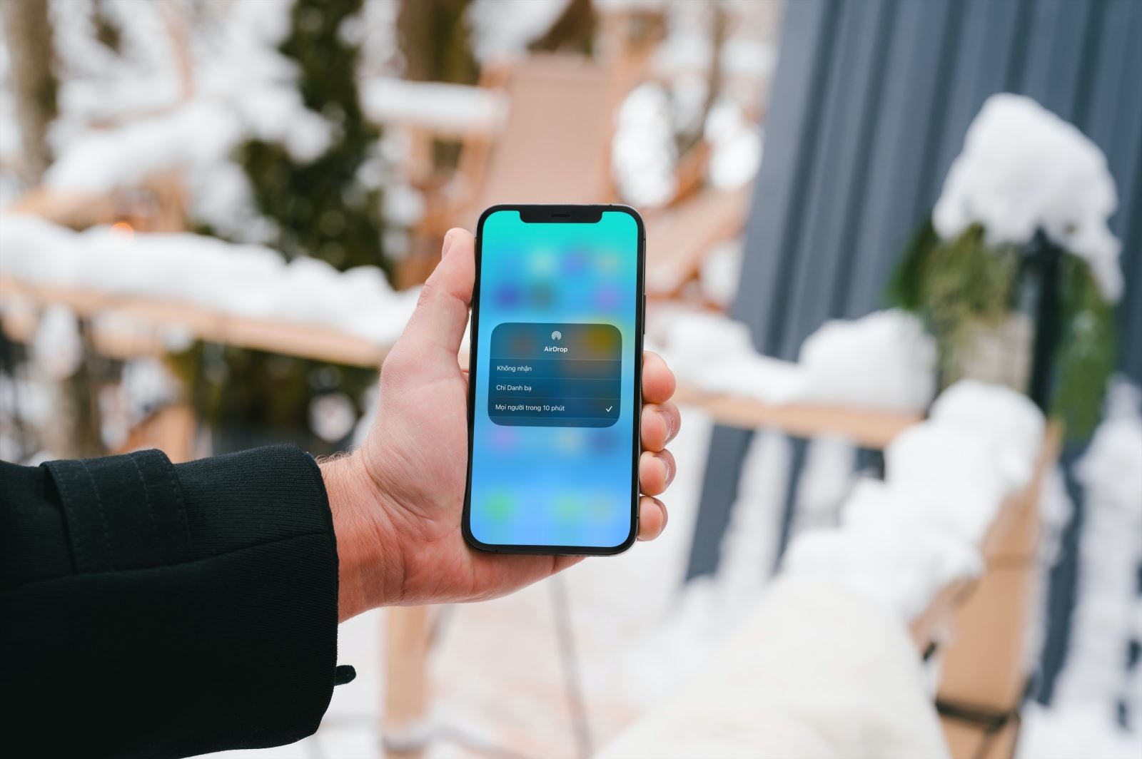 Cách chặn người lạ gửi file qua AirDrop - Ảnh 1