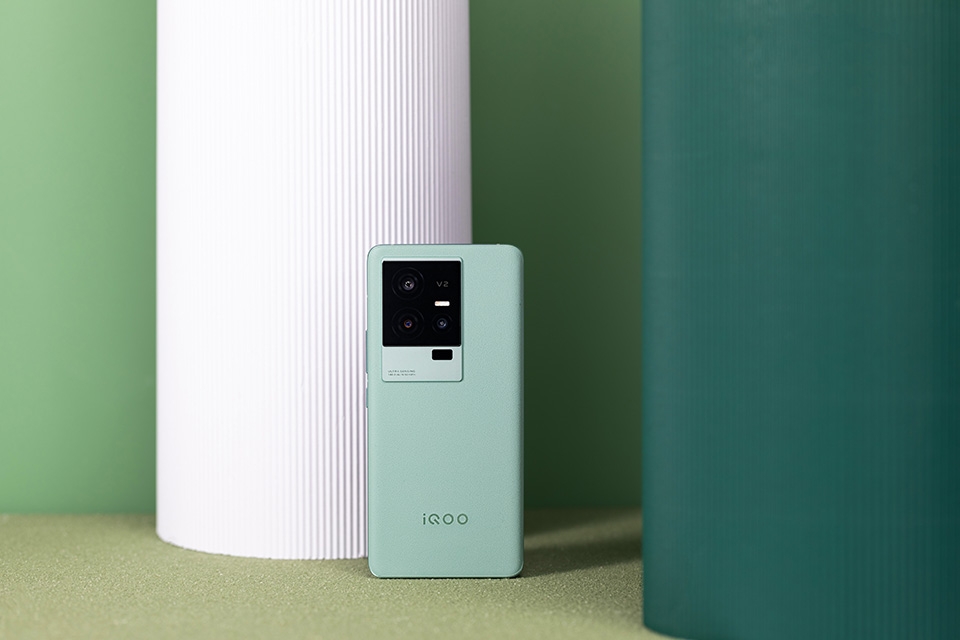 vivo iQOO 11 - Ảnh 01