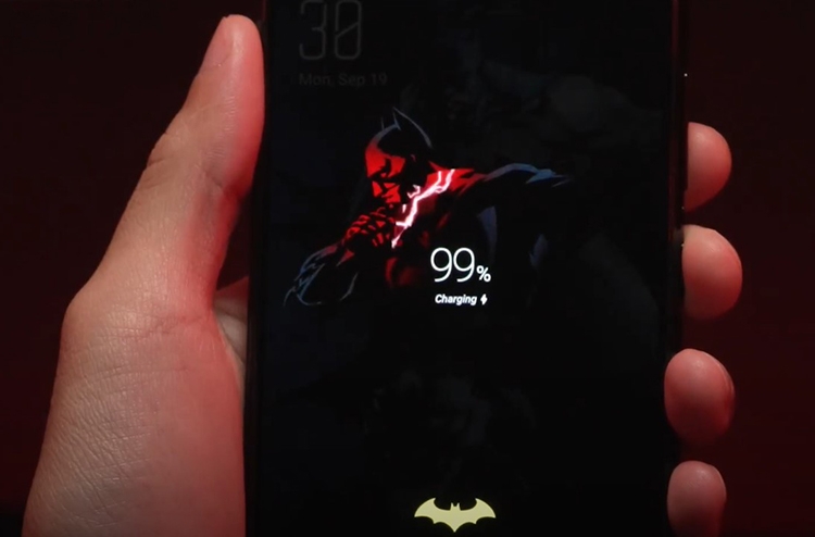 Trên tay Asus ROG Phone 6 Batman 66