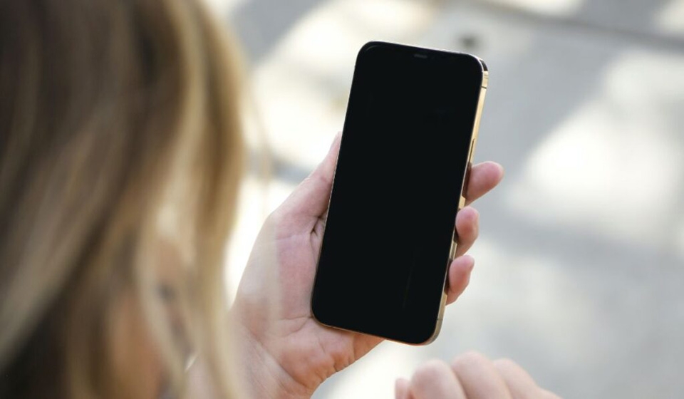 iPhone bị tắt nguồn đột ngột - Ảnh 01