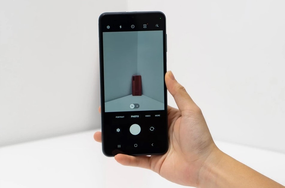 Mua điện thoại chụp hình đẹp chơi Tết 2023 dưới 10 triệu 989