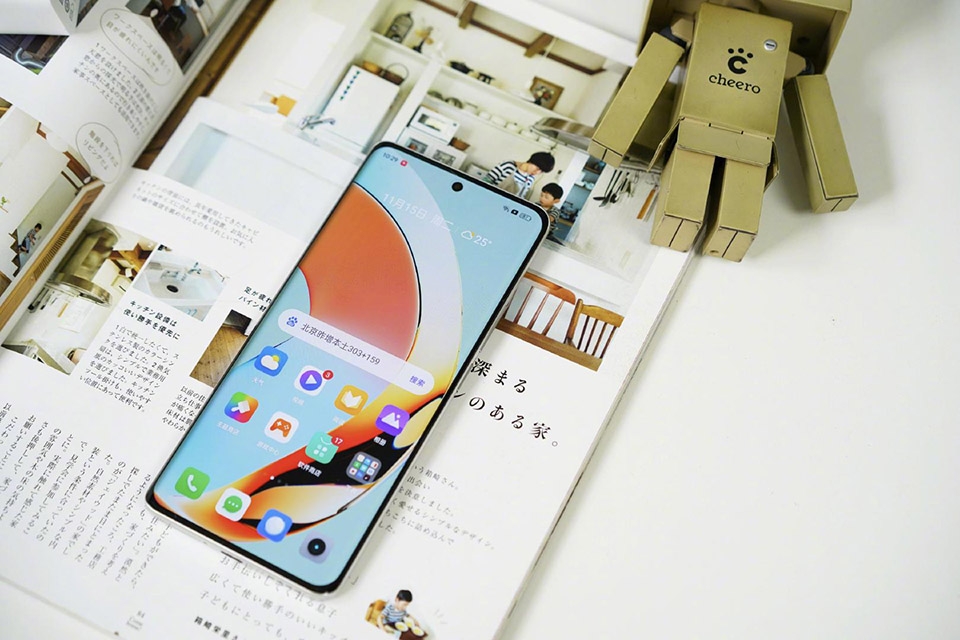 Trên tay Realme 10 Pro+ (ảnh 9)
