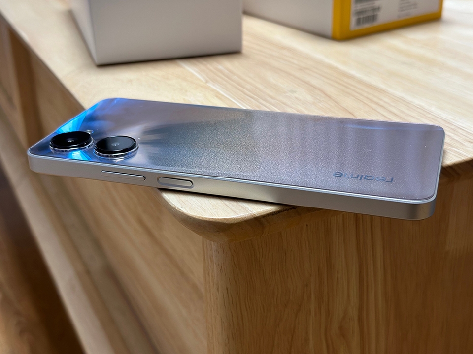 Trên tay Realme 10 Pro (ảnh 8)