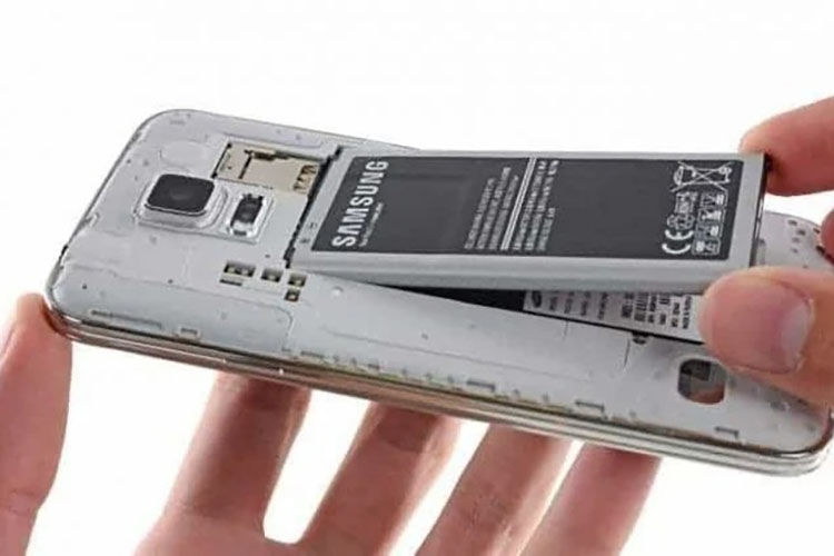 Luật mới của EU có thể khiến smartphone phải sử dụng pin rời
