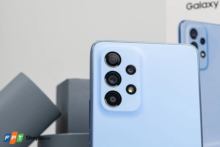 Pin 5.000mAh của Galaxy A53 5G “chạy bền" mùa bóng đá