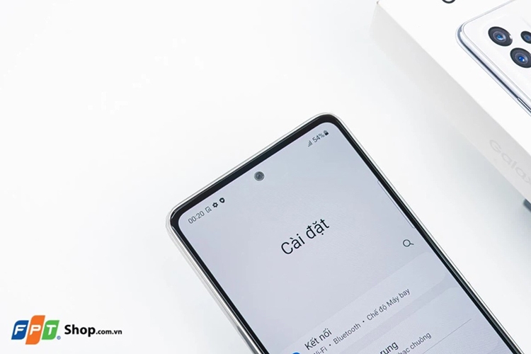 Pin 5.000mAh của Galaxy A53 5G “chạy bền" mùa bóng đá 099