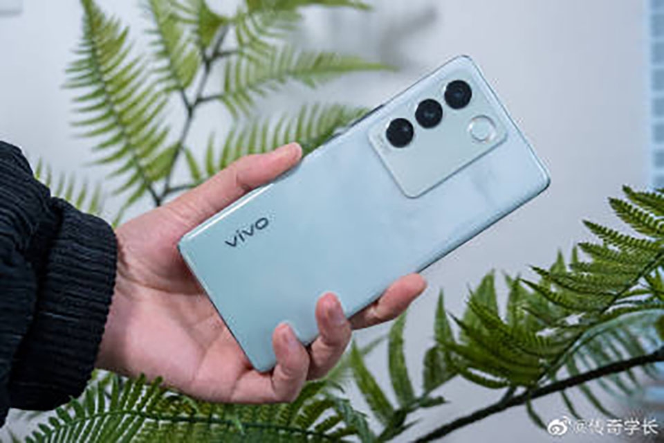 Trên tay Vivo S16 Pro (ảnh 2)