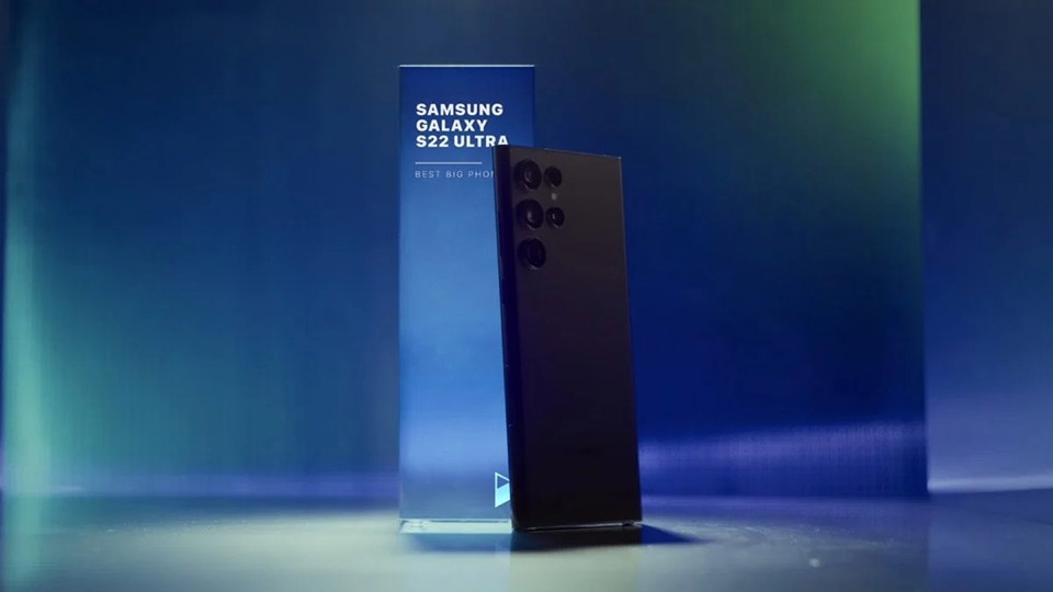 Samsung Galaxy S22 Ultra giành giải smartphone màn hình lớn tốt nhất năm 2022 của MKBHD