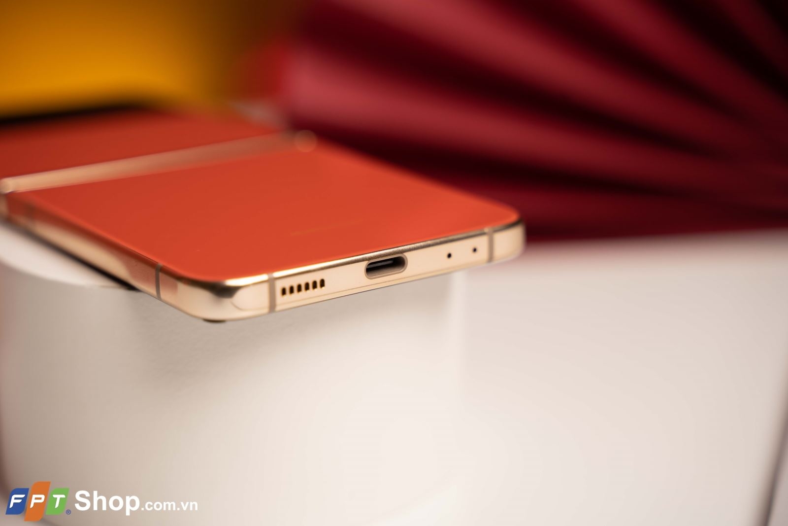 Mở hộp Samsung Galaxy Z Flip4 Bespoke Edition: Nổi bật và sang trọng trong Tết 2023!