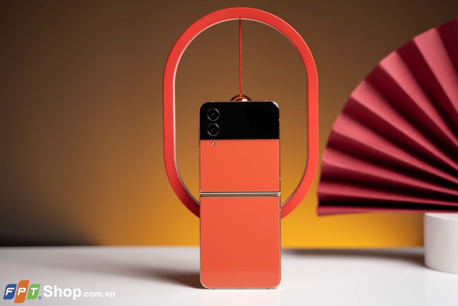 Mở hộp Samsung Galaxy Z Flip4 Bespoke Edition: Nổi bật và sang trọng trong Tết 2023!