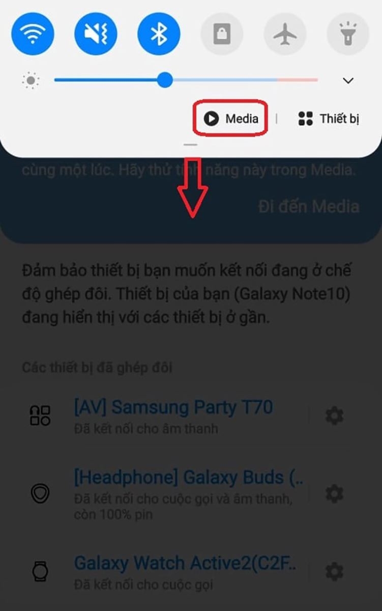 Kéo thanh thông báo trạng thái và chọn Media