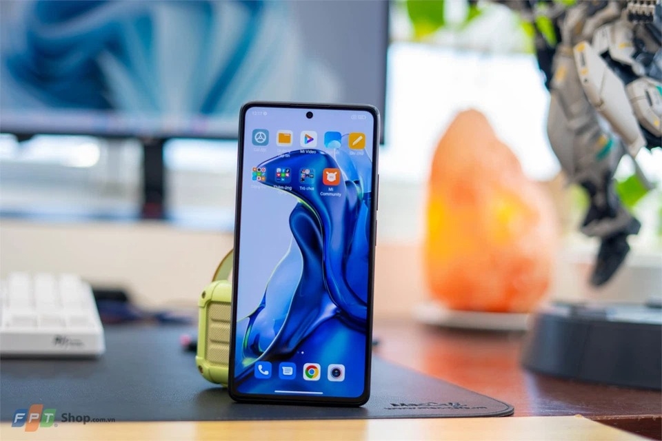 Xiaomi 11T - điện thoại pin trâu để cày game dịp Tết Nguyên đán 2023