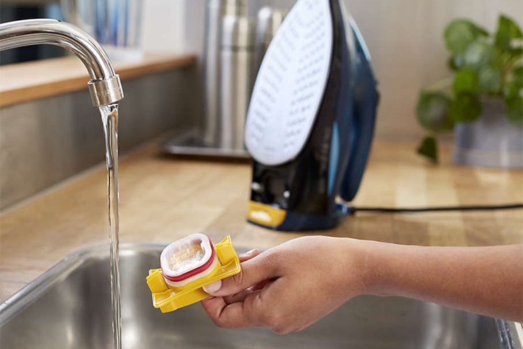 vệ sinh cặn bàn ủi philips- hình 1