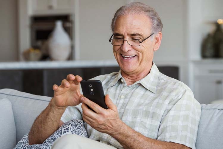 Tết nên tặng gì cho ba mẹ? Tham khảo ngay top 5 món quà ý nghĩa này