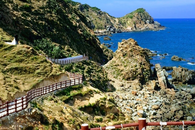 Danh sách những địa điểm vui chơi, du lịch trong nước dịp Tết 2023 bạn không nên bỏ qua 99