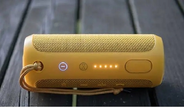 Hướng dẫn sạc loa bluetooth đúng cách (Ảnh 3)