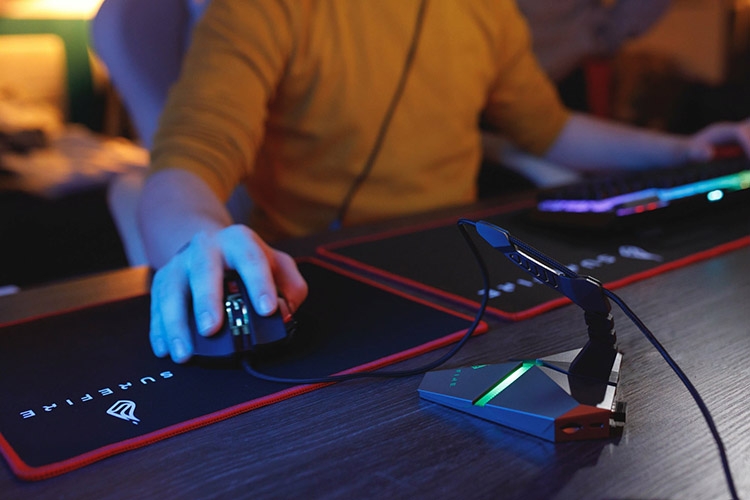 Vì sao game thủ ưa thích bungee chuột?