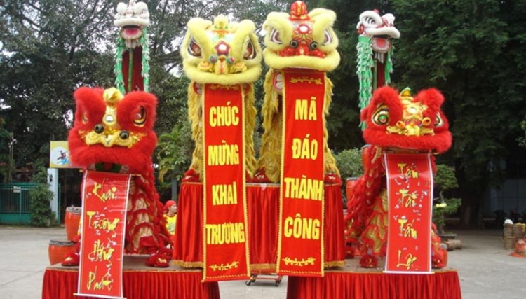 Chọn ngày khai trương hợp tuổi Tết 2023 2