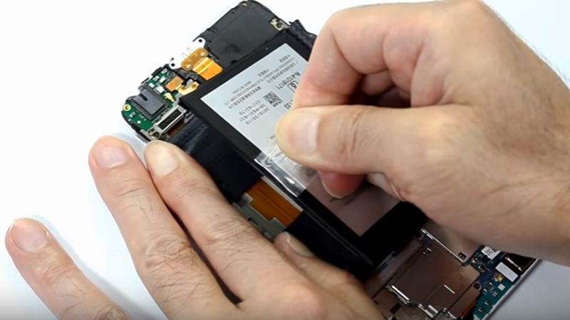 Lỗi tiếp xúc pin trên điện thoại OPPO (Ảnh 8)