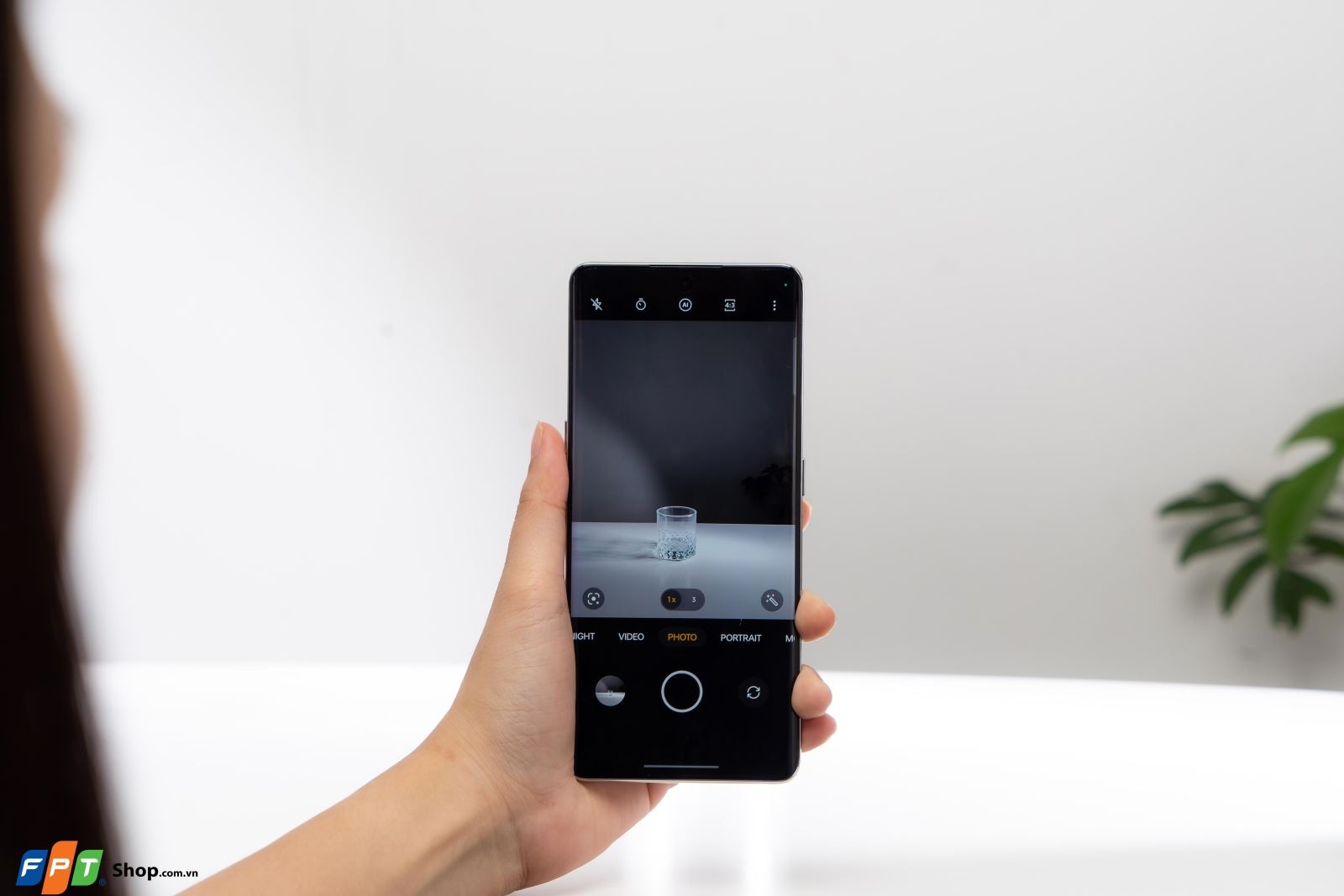 Trên tay OPPO Reno8 T 5G: Màn hình cong tuyệt đẹp, camera 108MP, sạc nhanh 67W, giá chỉ