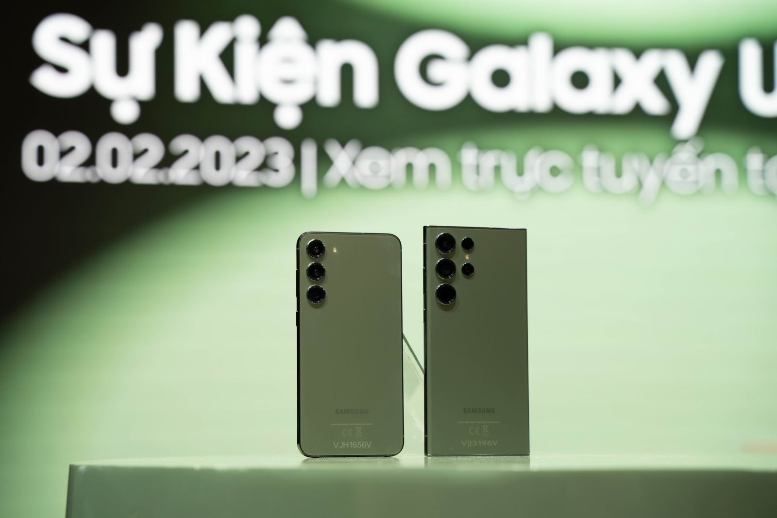 Trên tay Samsung Galaxy S23 Ultra: Camera siêu phân giải 200MP, hiệu năng Snapdragon 8 Gen 2 cực khủng