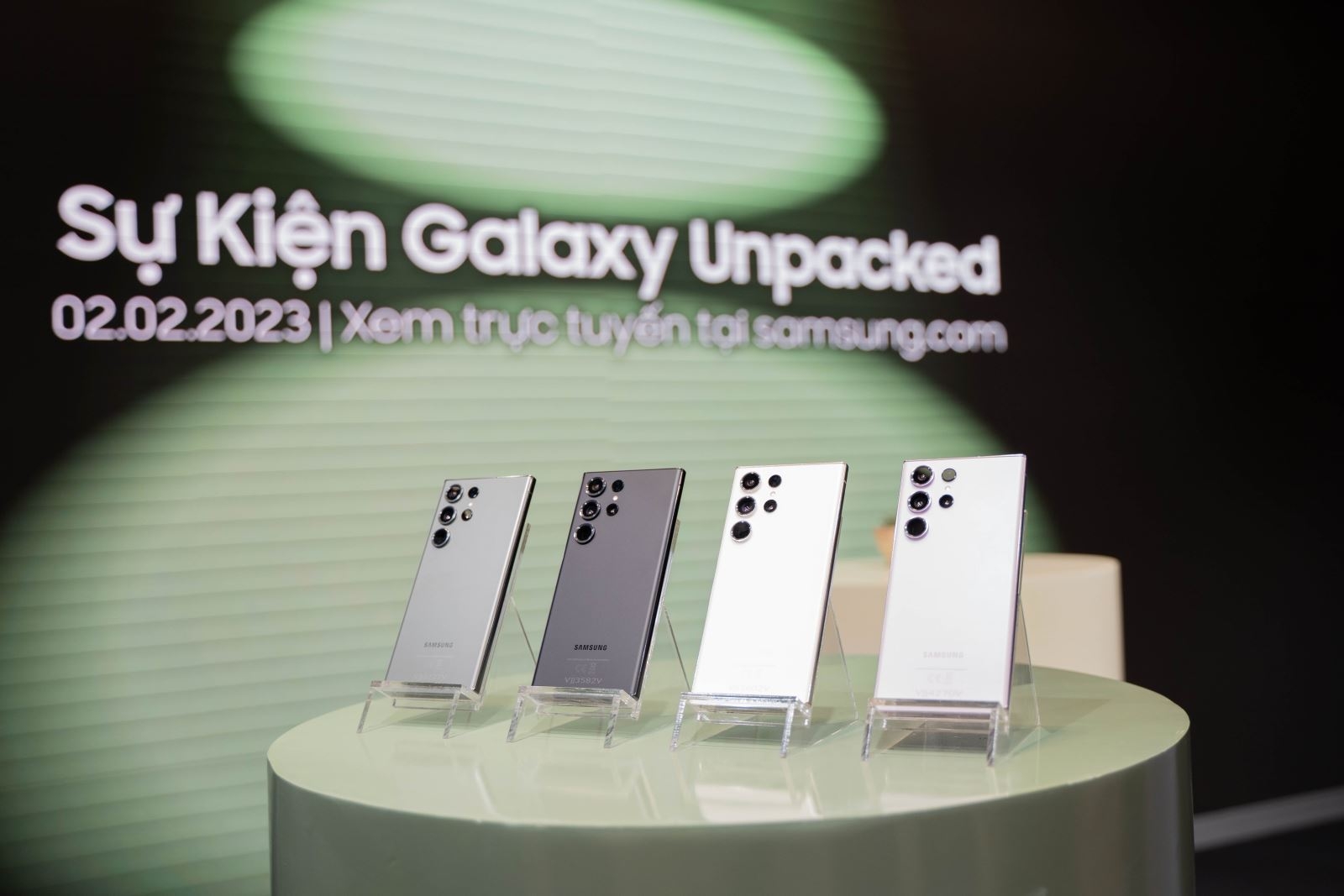 Trên tay Samsung Galaxy S23 Ultra: Camera siêu phân giải 200MP, hiệu năng Snapdragon 8 Gen 2 cực khủng