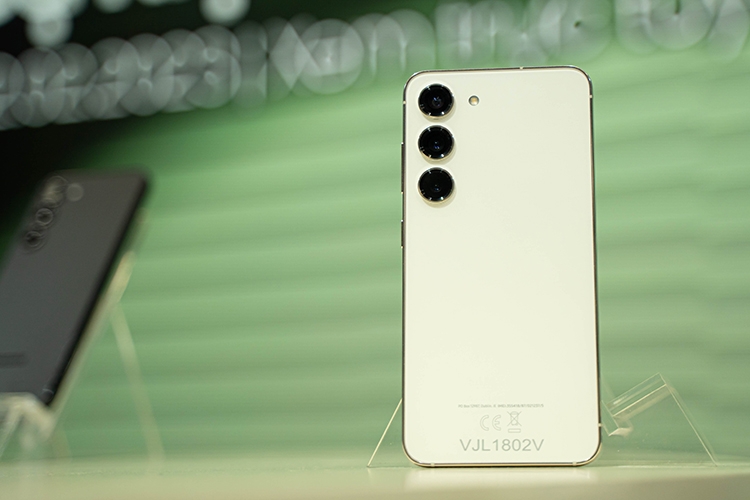 Trên tay Samsung Galaxy S23 30