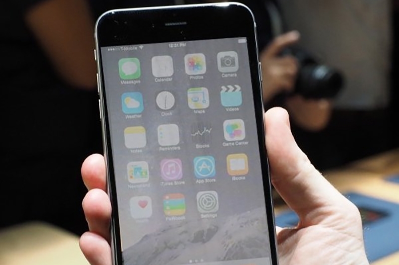 Màn hình điện thoại bị mờ (Ảnh 1)