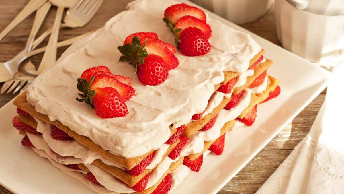 cách làm bánh kem dâu tây không cần lò nướng - ảnh 3