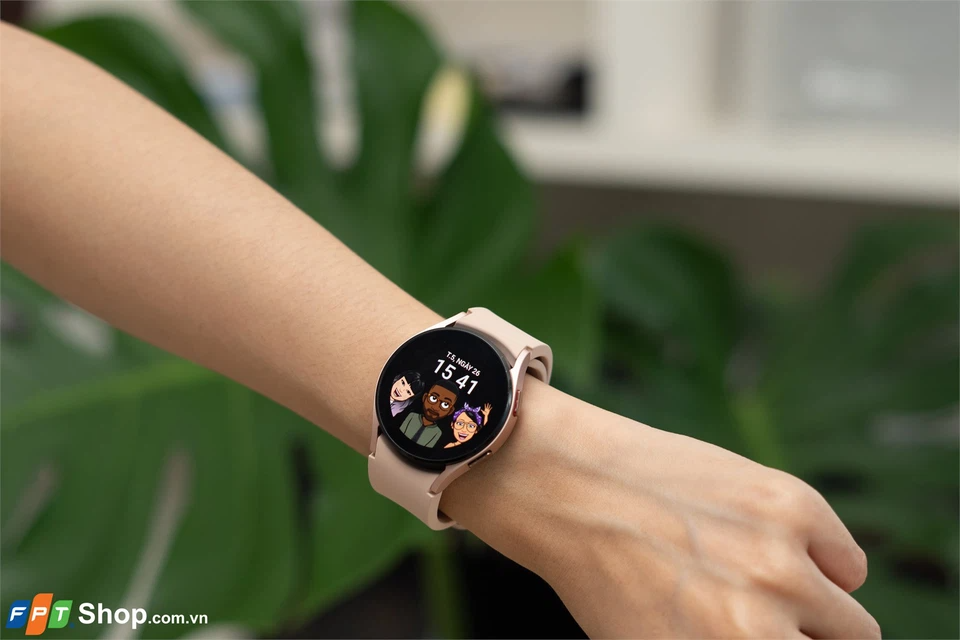 Điểm danh 5 mẫu smartwatch nữ sang trọng, có giá giảm tốt trong dịp Valentine 2023