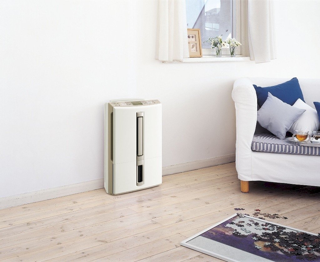 so sánh máy hút ẩm và máy tạo ẩm