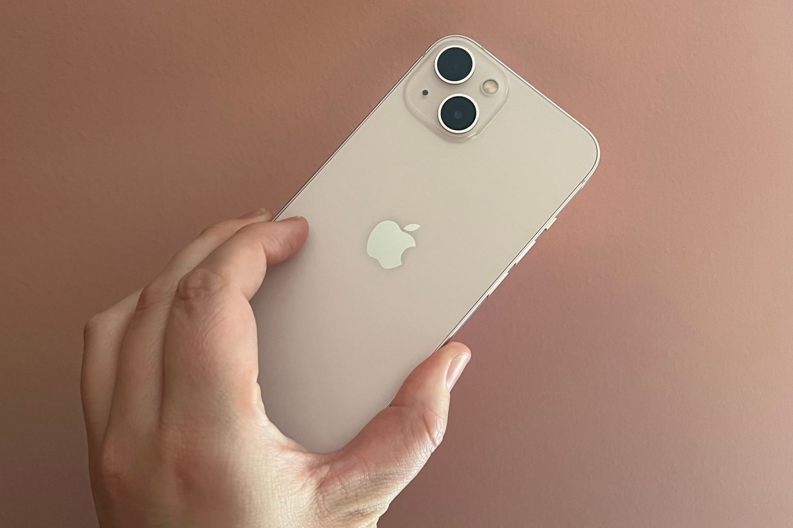 9 mẫu điện thoại iPhone giảm giá Valentine, sale đến 9 triệu đồng 066