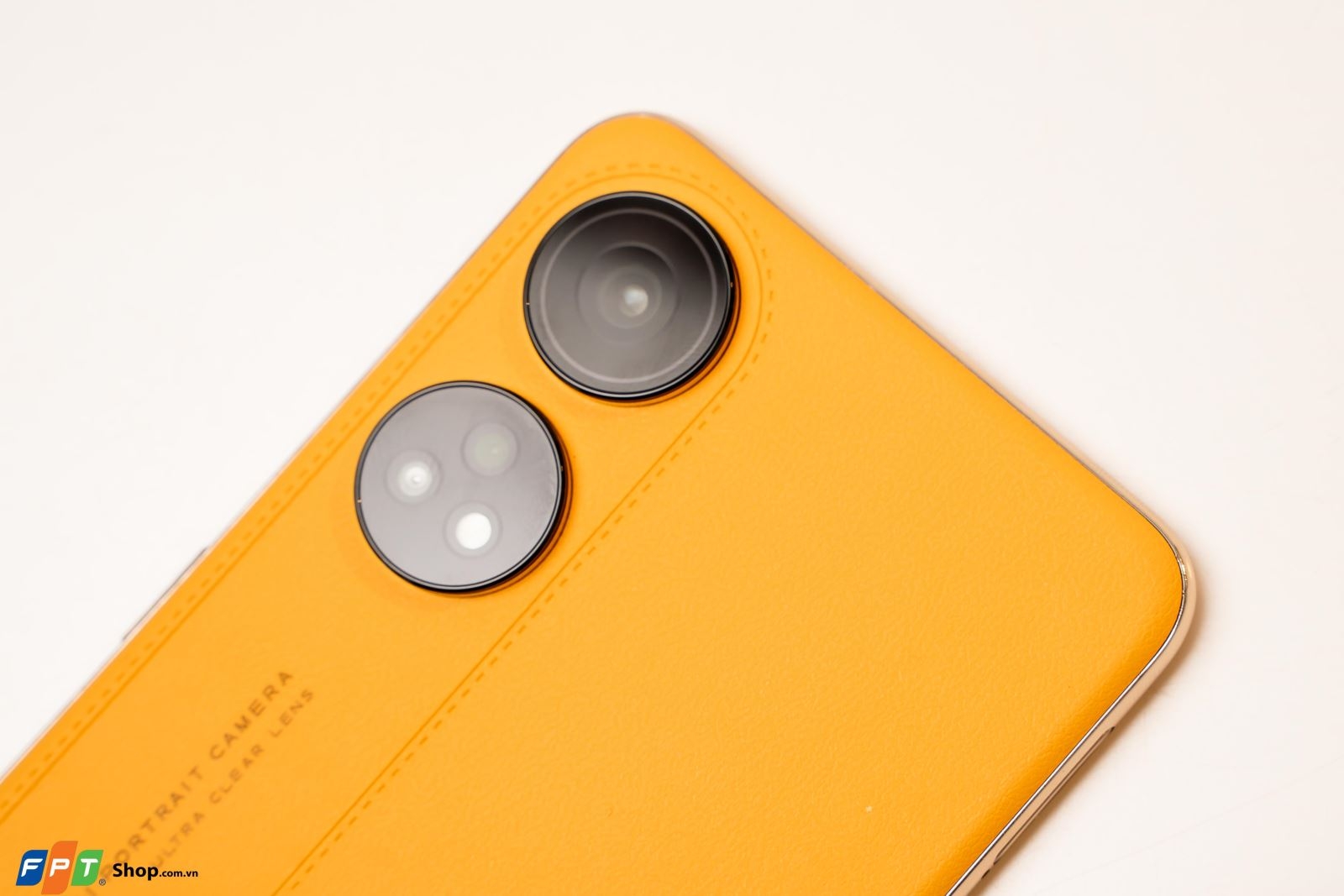 Trên tay OPPO Reno8 T: Camera sắc nét 100MP, thiết kế da sợi thủy tinh độc đáo