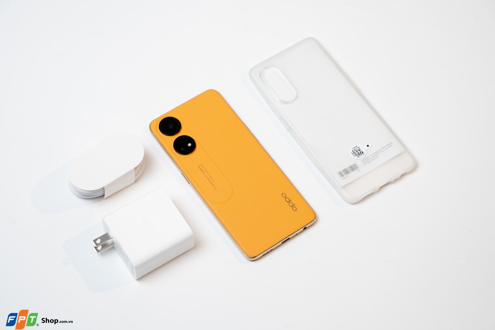 Trên tay OPPO Reno8 T: Camera sắc nét 100MP, thiết kế da sợi thủy tinh độc đáo