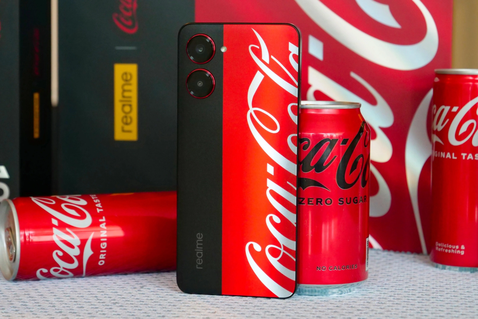 Realme 10 Pro Coca-Cola Edition ra mắt: Thiết kế ấn tượng, giá chỉ 6 triệu đồng